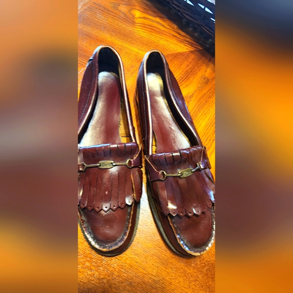 Classic Bass & Co Weejun Oxford Loafers with Fringe detail.